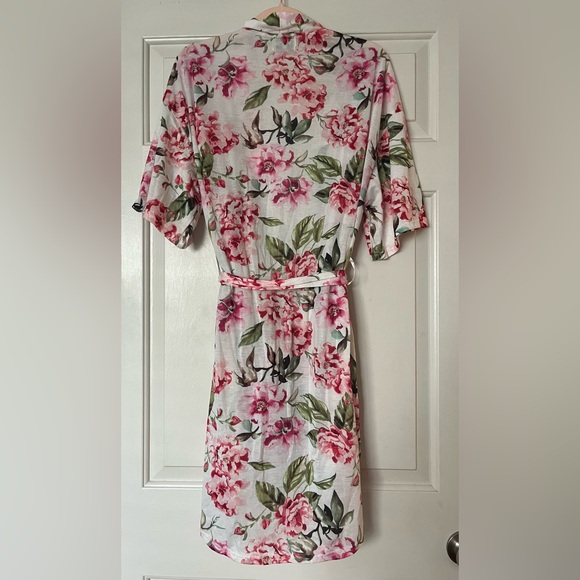 Show Me Your MuMu Floral Pink & Green Sheer Robe - Picture 2 of 4